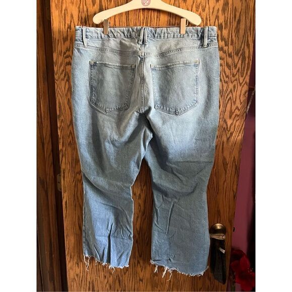 Good American Woman’s Jeans Distressed Bottoms Size 18 - Picture 6 of 12
